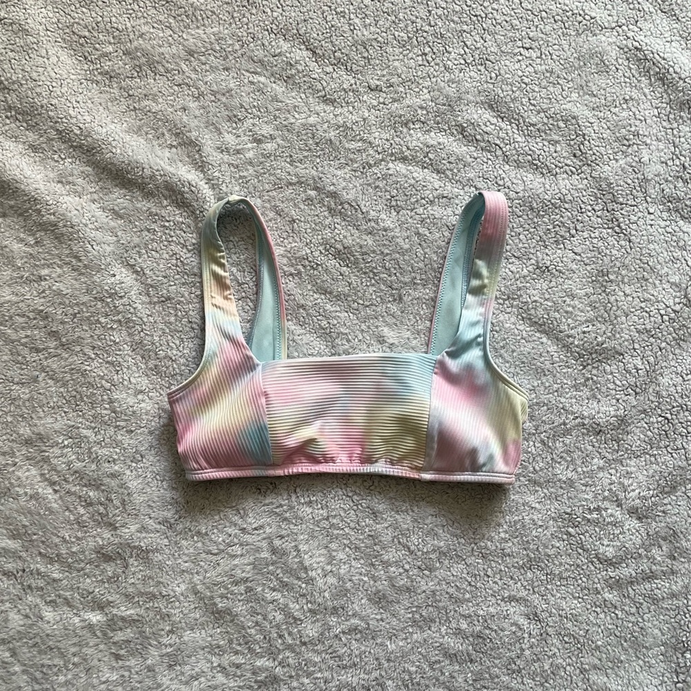 NWOT Hollister textured bikini top